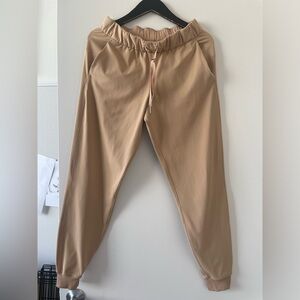 LULULEMON ON THE FLY JOGGER